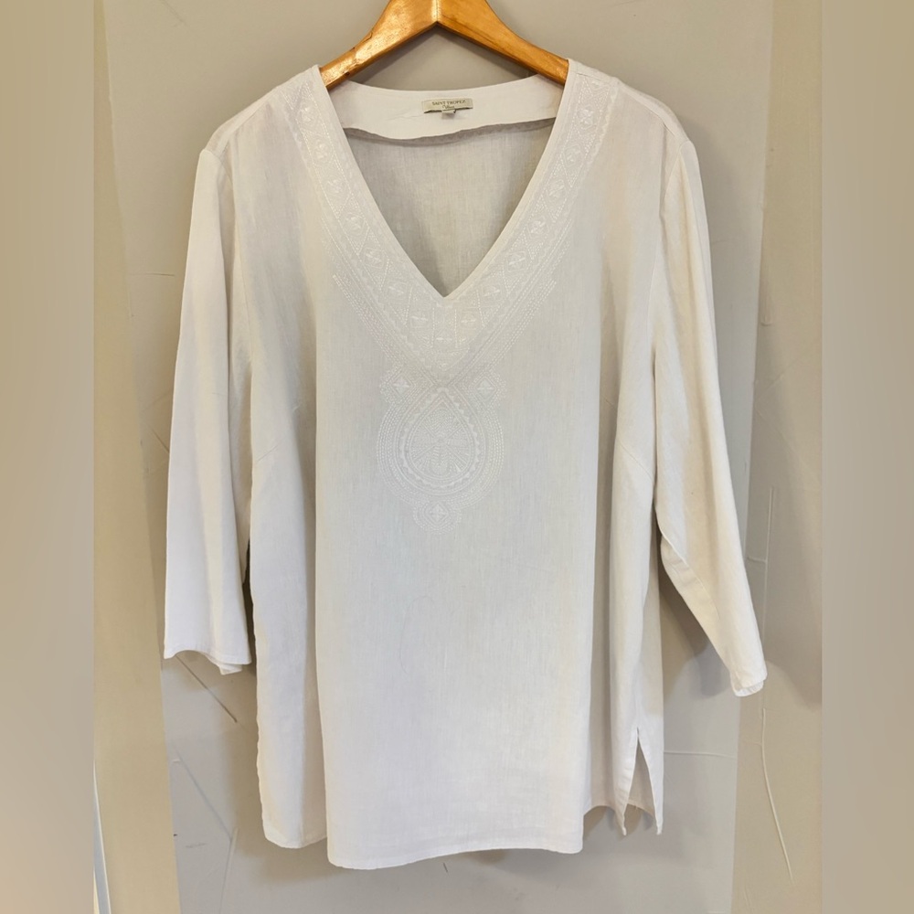 Women's White V-Neck Embroidered Tunic Top